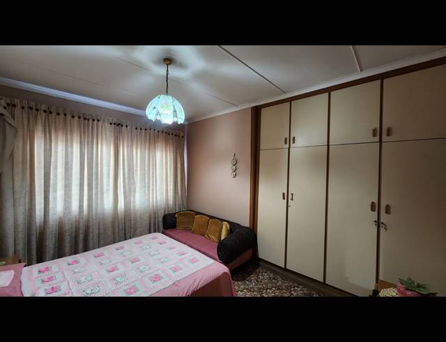 4 BEDROOM FREESTANDING FOR SALE IN RAISETHORPE